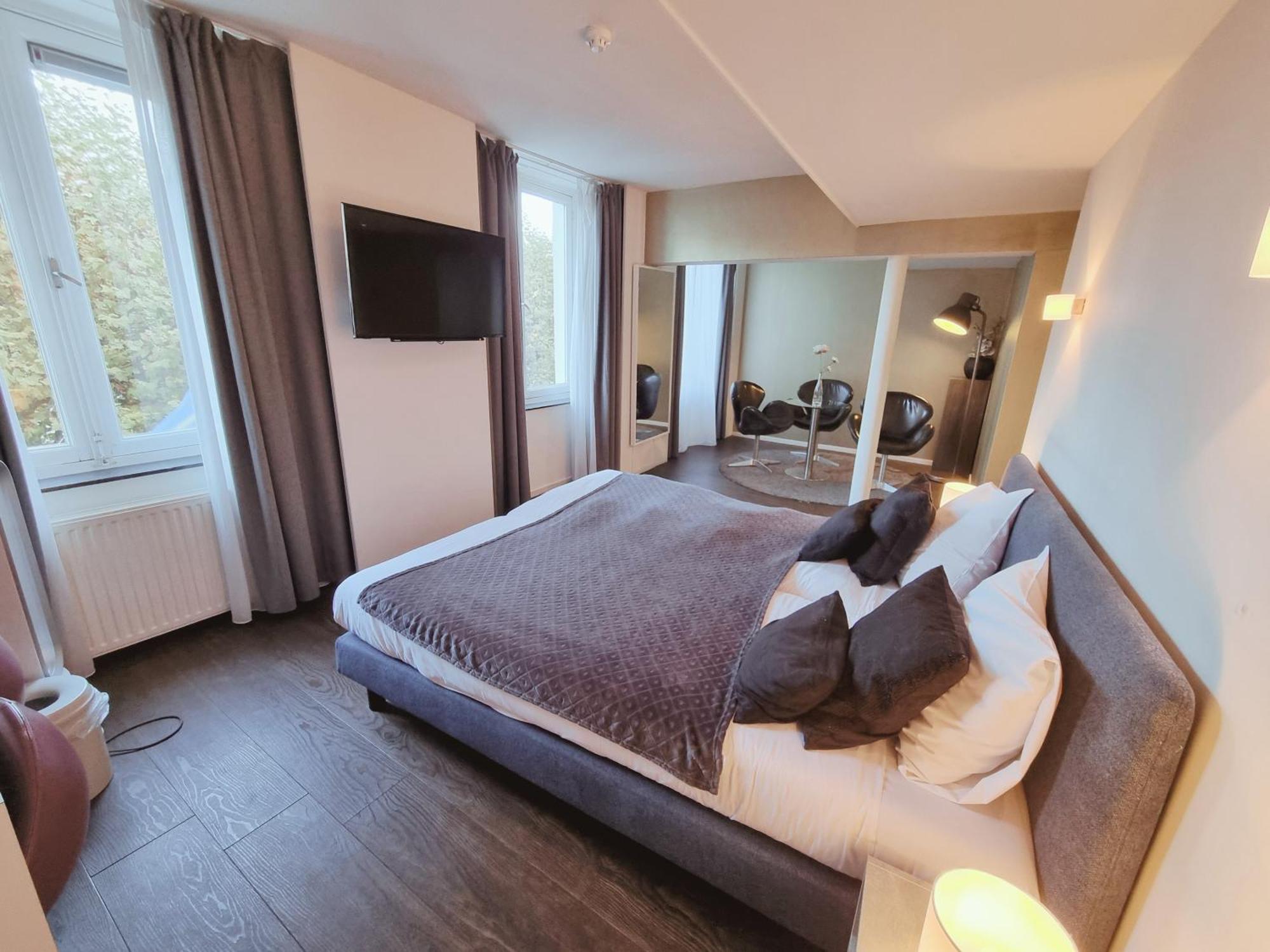 Hotel Saillant Centre 3*